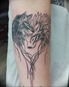 Фото тату волк 20.05.2019 №027 - photo tattoo wolf - tattoo-photo.ru