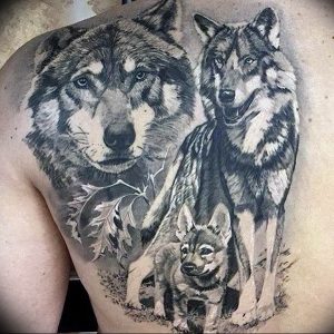 Фото тату волк 20.05.2019 №082 - photo tattoo wolf - tattoo-photo.ru