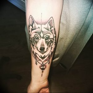 Фото тату волк 20.05.2019 №094 - photo tattoo wolf - tattoo-photo.ru