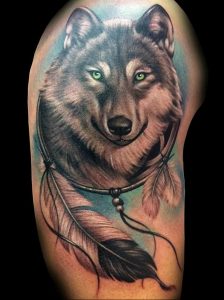 Фото тату волк 20.05.2019 №101 - photo tattoo wolf - tattoo-photo.ru