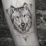 Фото тату волк 20.05.2019 №105 - photo tattoo wolf - tattoo-photo.ru