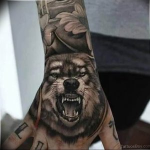 Фото тату волк 20.05.2019 №336 - photo tattoo wolf - tattoo-photo.ru
