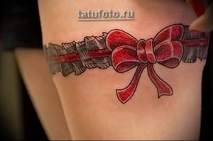 Фото тату подвязка для чулков 20.05.2019 №007 - photo tattoo garter - tattoo-photo.ru