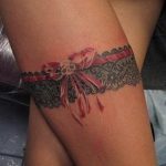 Фото тату подвязка для чулков 20.05.2019 №017 - photo tattoo garter - tattoo-photo.ru