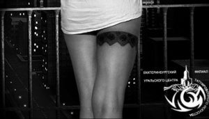 Фото тату подвязка для чулков 20.05.2019 №048 - photo tattoo garter - tattoo-photo.ru