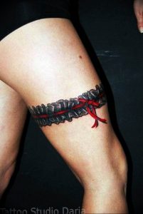 Фото тату подвязка для чулков 20.05.2019 №097 - photo tattoo garter - tattoo-photo.ru