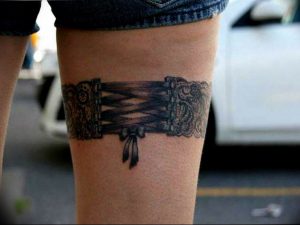 Фото тату подвязка для чулков 20.05.2019 №112 - photo tattoo garter - tattoo-photo.ru