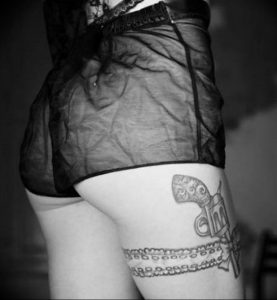 Фото тату подвязка для чулков 20.05.2019 №186 - photo tattoo garter - tattoo-photo.ru