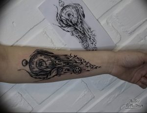 Фото тату часы 20.05.2019 №048 - photo tattoo watch - tattoo-photo.ru