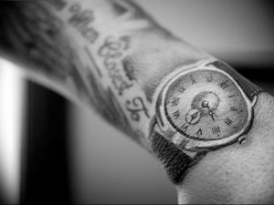 Фото тату часы 20.05.2019 №331 - photo tattoo watch - tattoo-photo.ru