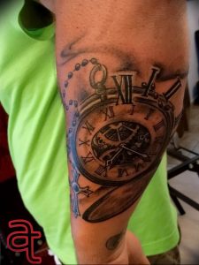 Фото тату часы 20.05.2019 №462 - photo tattoo watch - tattoo-photo.ru