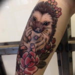 Фото вариант тату ежик 31.07.2019 №065 - tattoo hedgehog - tattoo-photo.ru