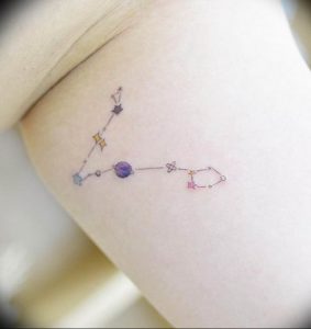 Фото созвездие рыбы тату 12.07.2019 №002 - constellation fish tattoo - tattoo-photo.ru