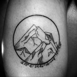 Фото тату горы в круге 23.07.2019 №013 - mountain tattoo in a circle - tattoo-photo.ru