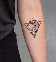 Фото тату горы в треугольнике 23.07.2019 №005 — mountain triangle tattoo — tattoo-photo.ru