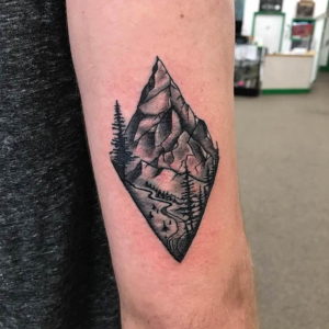 Фото тату горы в треугольнике 23.07.2019 №008 - mountain triangle tattoo - tattoo-photo.ru