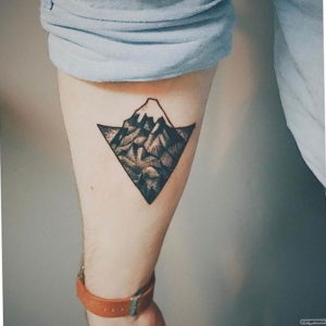Фото тату горы в треугольнике 23.07.2019 №024 - mountain triangle tattoo - tattoo-photo.ru