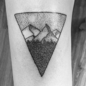 Фото тату горы в треугольнике 23.07.2019 №027 - mountain triangle tattoo - tattoo-photo.ru