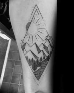 Фото тату горы геометрия 23.07.2019 №003 - mountain tattoo geometry - tattoo-photo.ru