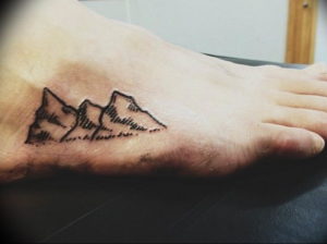 Фото тату горы на ноге 23.07.2019 №022 - mountain tattoo on foot - tattoo-photo.ru