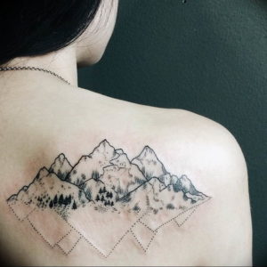 Фото тату горы на плече 23.07.2019 №008 - mountain tattoo on the shoulder - tattoo-photo.ru