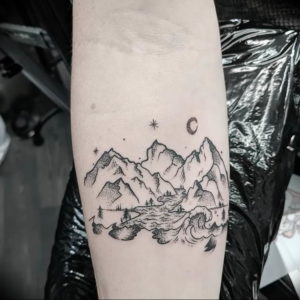 Фото тату горы на предплечье 23.07.2019 №022 - forearm mountain tattoo - tattoo-photo.ru
