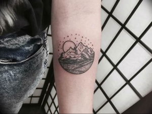 Фото тату горы на предплечье 23.07.2019 №110 - forearm mountain tattoo - tattoo-photo.ru