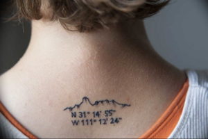 Фото тату горы на спине 23.07.2019 №025 - mountain tattoo on the back - tattoo-photo.ru