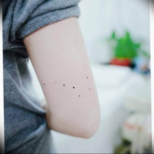 Фото тату созвездие на руке 12.07.2019 №018 - tattoo constellation on arm - tattoo-photo.ru