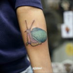 Фото тату улитка 28.07.2019 №014 - snail tattoo - tattoo-photo.ru