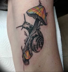 Фото тату улитка 28.07.2019 №019 - snail tattoo - tattoo-photo.ru