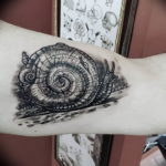 Фото тату улитка 28.07.2019 №044 - snail tattoo - tattoo-photo.ru