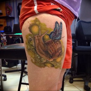 Фото тату улитка 28.07.2019 №100 - snail tattoo - tattoo-photo.ru
