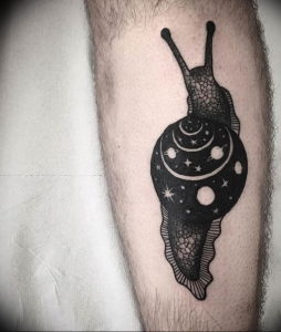 Фото тату улитка 28.07.2019 №118 - snail tattoo - tattoo-photo.ru