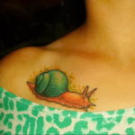 Фото тату улитка 28.07.2019 №131 - snail tattoo - tattoo-photo.ru