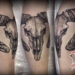 Фото тату череп козла 28.07.2019 №035 - goat skull tattoo - tattoo-photo.ru