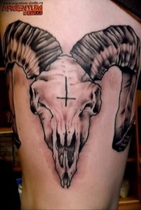 Фото тату череп козла 28.07.2019 №116 - goat skull tattoo - tattoo-photo.ru