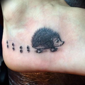 Фото вариант тату ежик 31.07.2019 №009 - tattoo hedgehog - tattoo-photo.ru