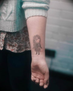 Фото вариант тату ежик 31.07.2019 №038 - tattoo hedgehog - tattoo-photo.ru