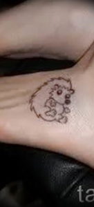 Фото вариант тату ежик 31.07.2019 №054 - tattoo hedgehog - tattoo-photo.ru
