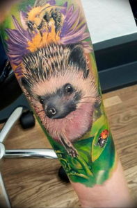 Фото вариант тату ежик 31.07.2019 №068 - tattoo hedgehog - tattoo-photo.ru