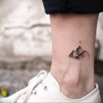 Фото маленькие тату горы 23.07.2019 №007 - little mountain tattoos - tattoo-photo.ru