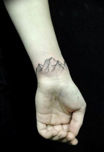 Фото маленькие тату горы 23.07.2019 №023 - little mountain tattoos - tattoo-photo.ru