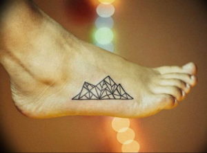 Фото маленькие тату горы 23.07.2019 №028 - little mountain tattoos - tattoo-photo.ru