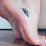 Фото маленькие тату горы 23.07.2019 №034 - little mountain tattoos - tattoo-photo.ru