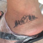 Фото маленькие тату горы 23.07.2019 №038 - little mountain tattoos - tattoo-photo.ru