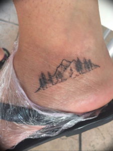 Фото маленькие тату горы 23.07.2019 №038 - little mountain tattoos - tattoo-photo.ru