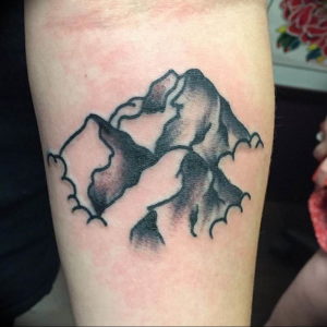 Фото маленькие тату горы 23.07.2019 №047 - little mountain tattoos - tattoo-photo.ru