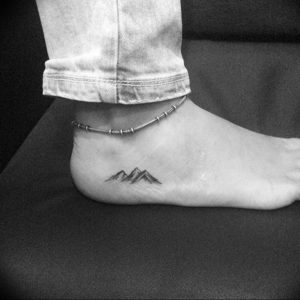 Фото маленькие тату горы 23.07.2019 №053 - little mountain tattoos - tattoo-photo.ru