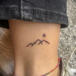 Фото маленькие тату горы 23.07.2019 №054 - little mountain tattoos - tattoo-photo.ru